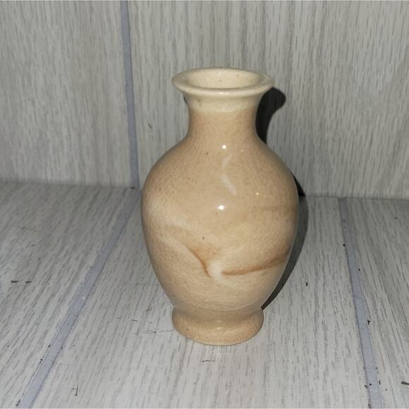 Sevierville Pottery Tennessee USA Tan Ceramic Vase Miniature 4" - Picture 2 of 5